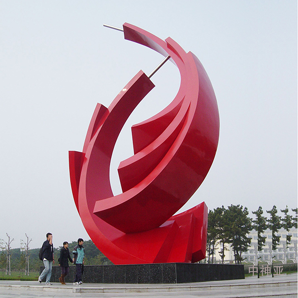 《航》高18m 不銹鋼著色 設計：汪偉 2004年 位于山東大學威海分校